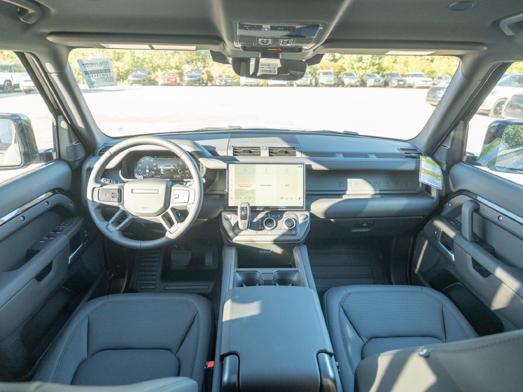 New 2026 Santorini Black Land Rover S image 17