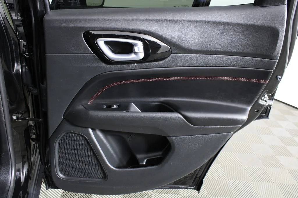 Used 2022 Black Jeep Trailhawk image 10