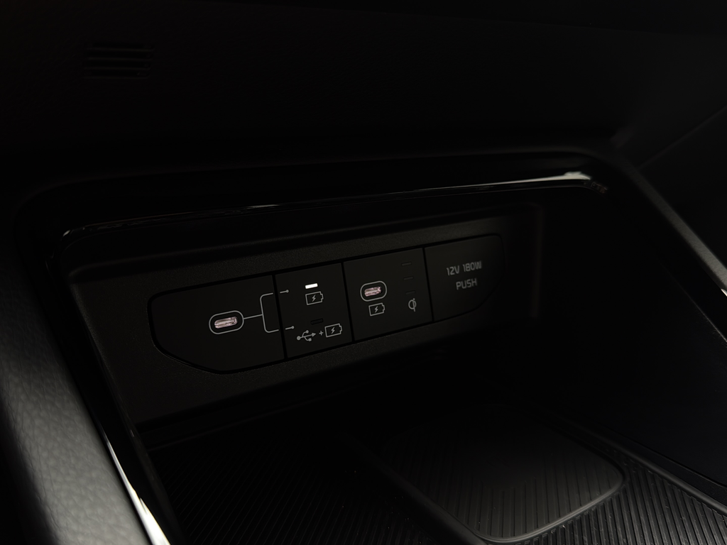Used 2025 Wolf Gray Kia GT-Line image 32
