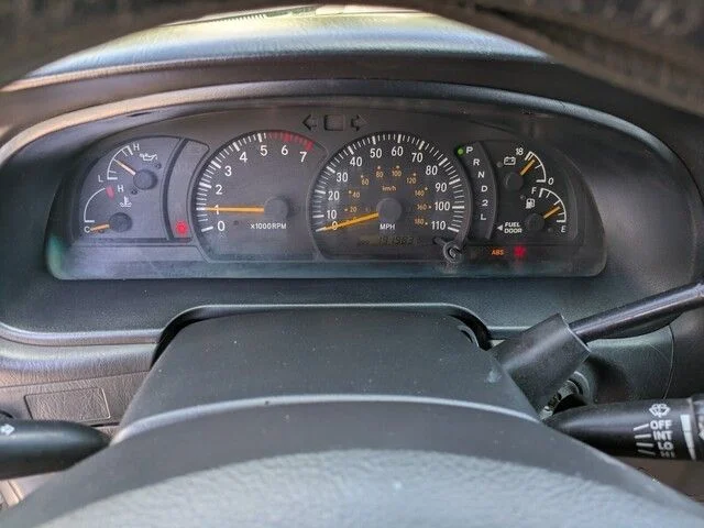 Used 2003 Silver Toyota SR5 image 21