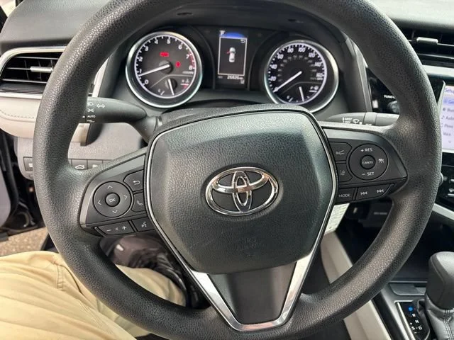 Used 2018 Midnight Black Metallic Toyota LE image 20