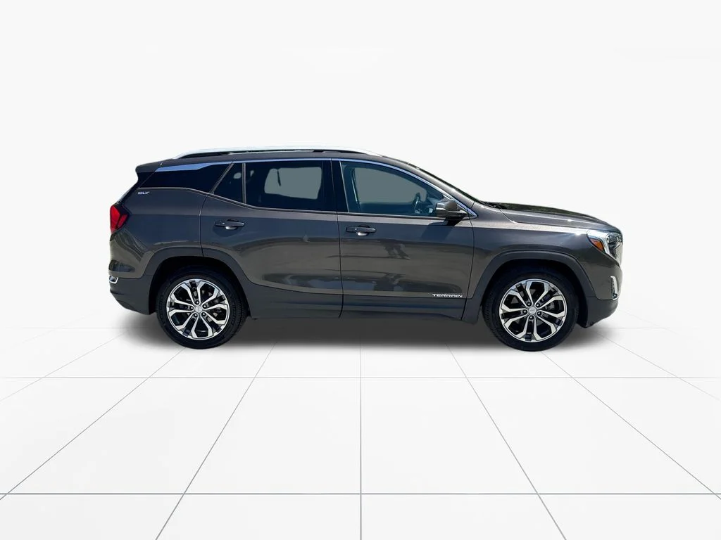 Used 2019 Quartz Metallic GMC SLT image 9