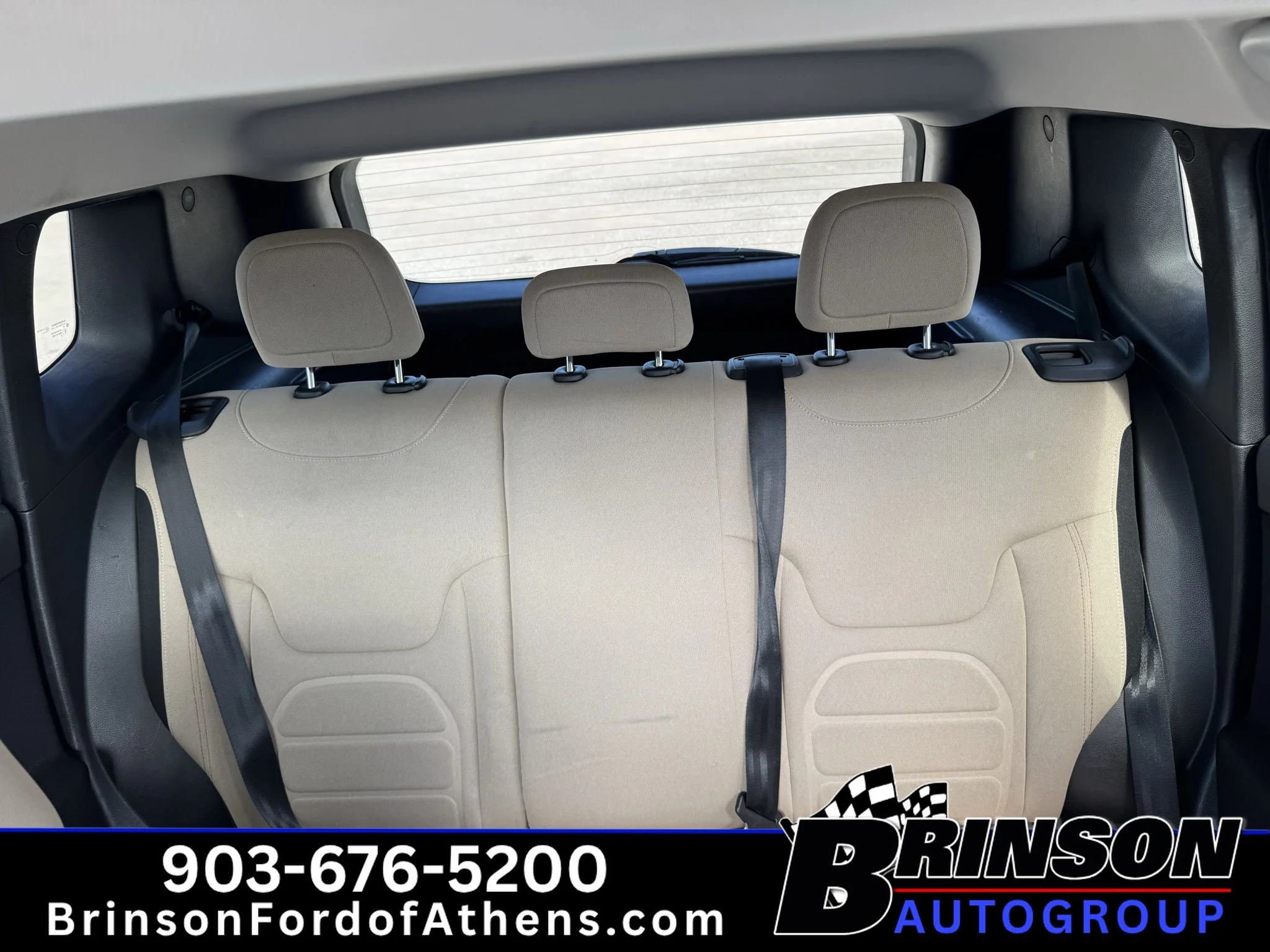 Used 2019 Alpine White Clearcoat Jeep Latitude image 17