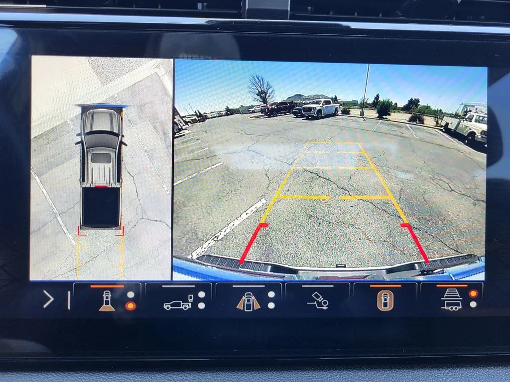 Used 2025 Summit White GMC AT4 image 14