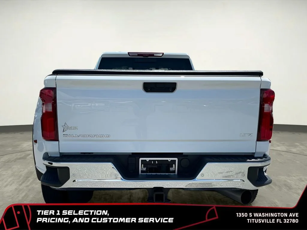 Used 2025 Summit White Chevrolet LTZ DRW image 5