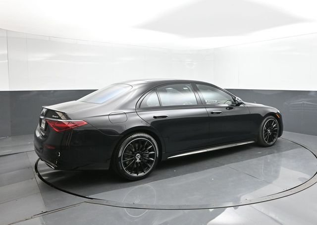 Used 2025 Black Mercedes-Benz S 580 image 15
