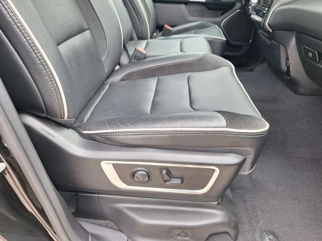 Used 2025 Black Ram Laramie image 27