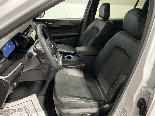 Used 2025 Bright White Clearcoat Jeep Altitude X image 19