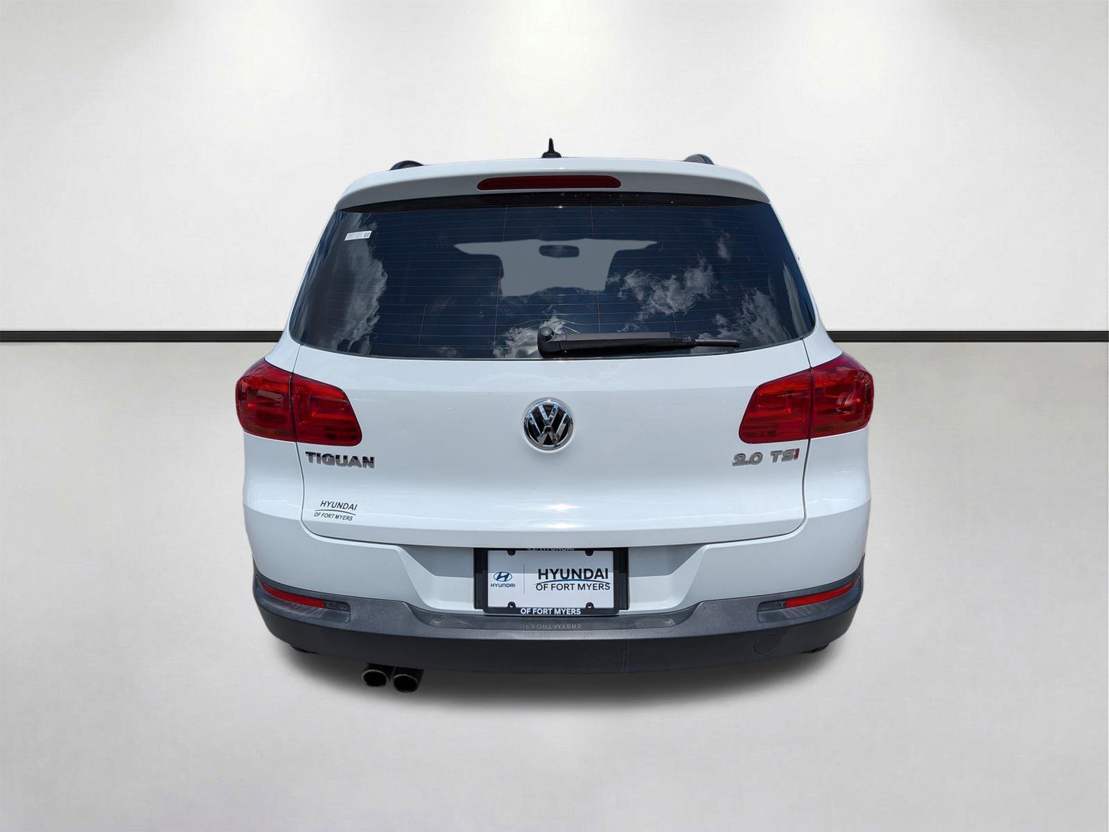 Used 2015 Pure White Volkswagen S image 5