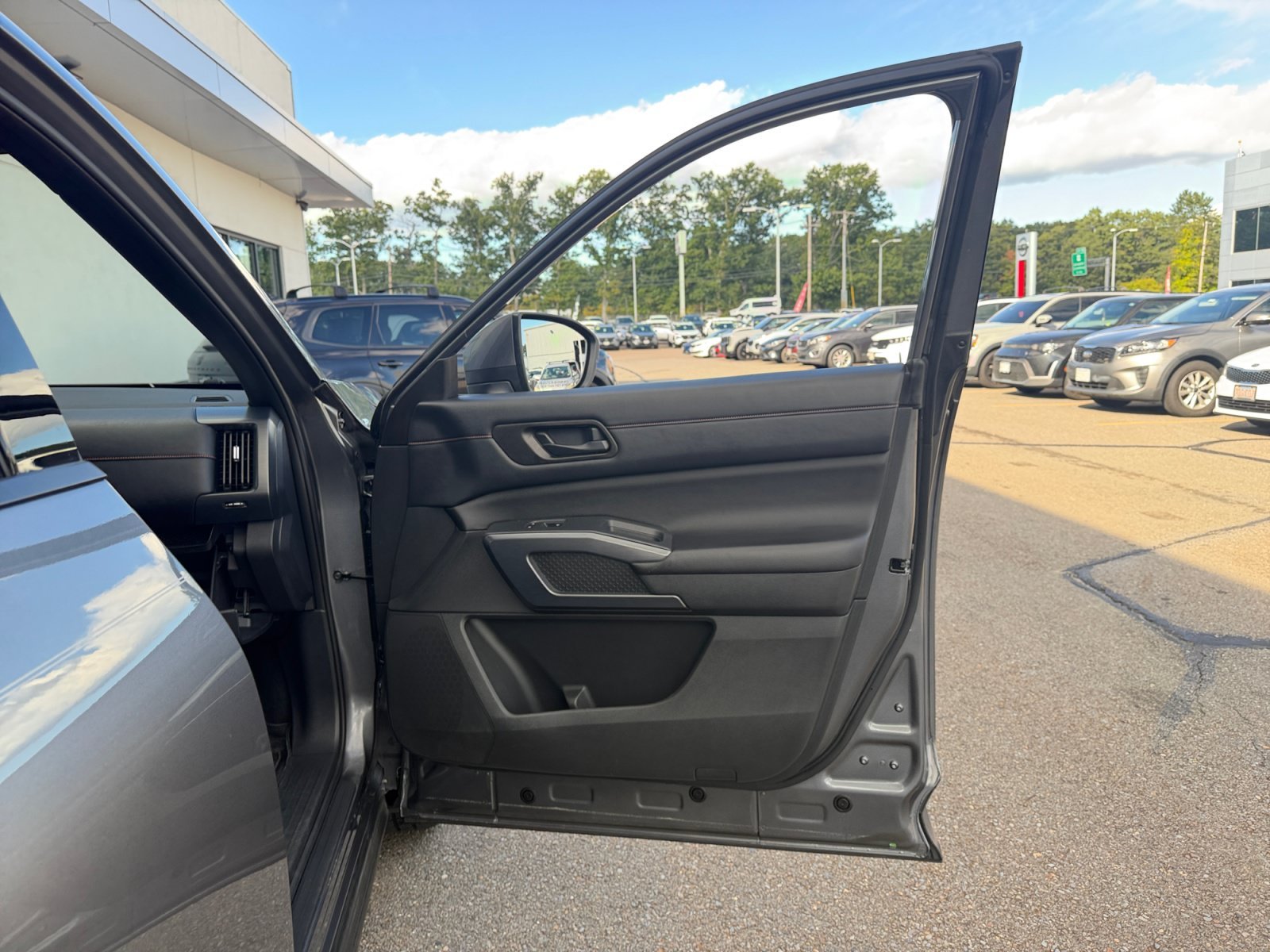 Used 2023 Gun Metallic Nissan Rock Creek image 31