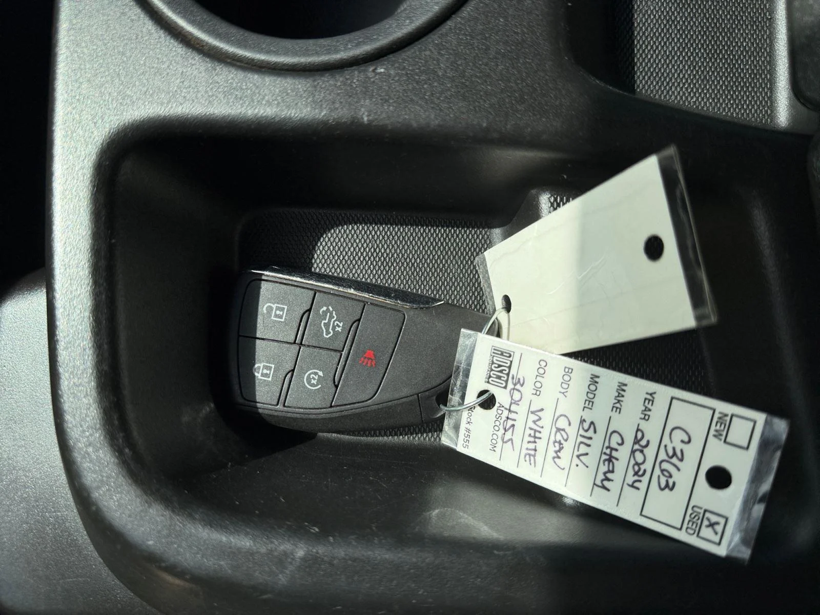 Used 2024 Summit White Chevrolet LT image 30
