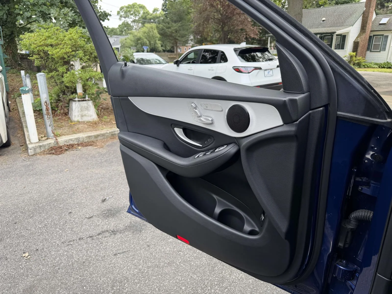 Used 2021 Blue Mercedes-Benz GLC 300 image 19