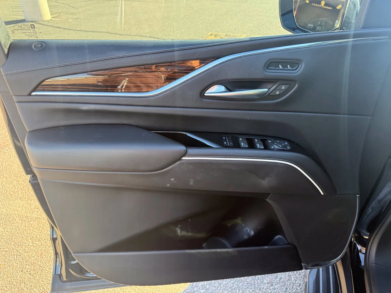 Used 2021 Black Raven Cadillac Luxury image 16