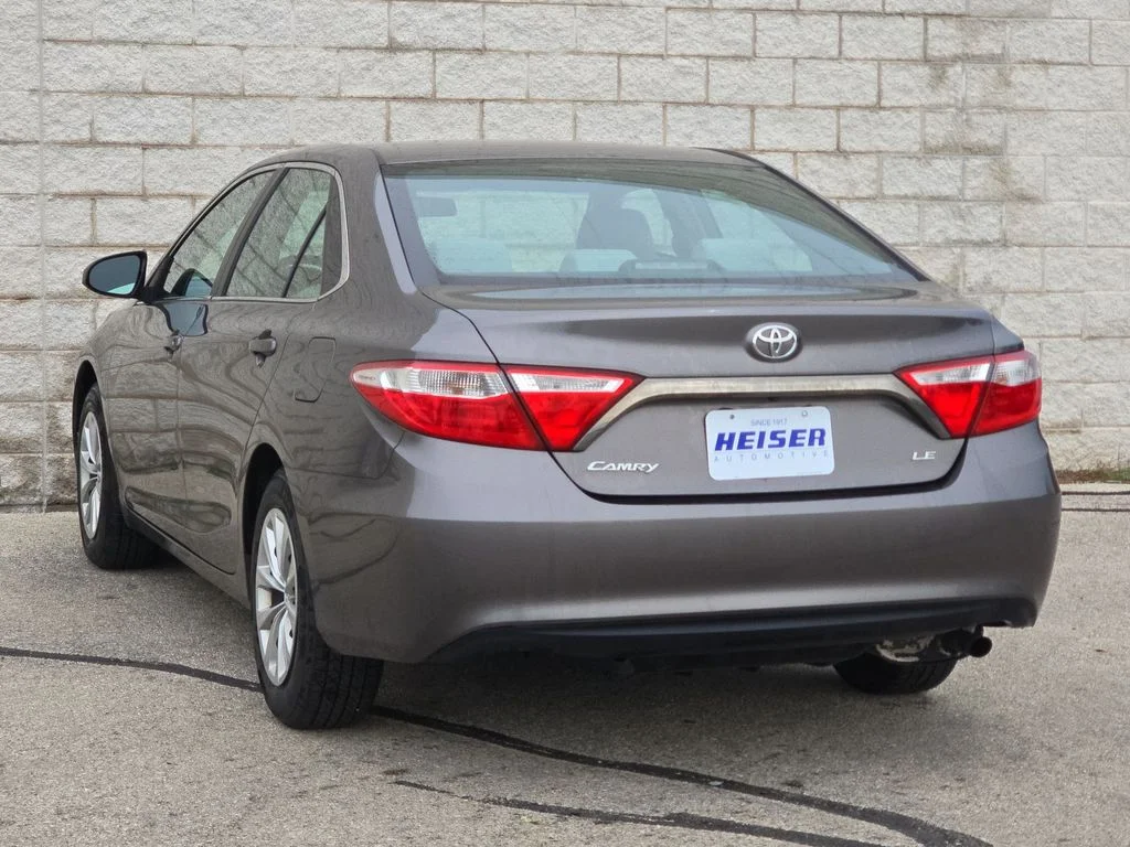 Used 2015 Gray Toyota LE image 11