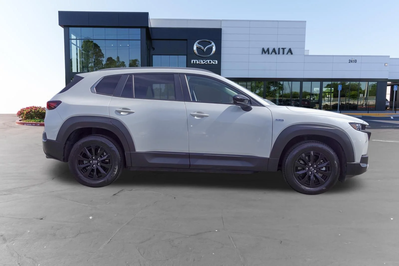 Certified Used 2025 Wind Chill Pearl Mazda Preferred image 2