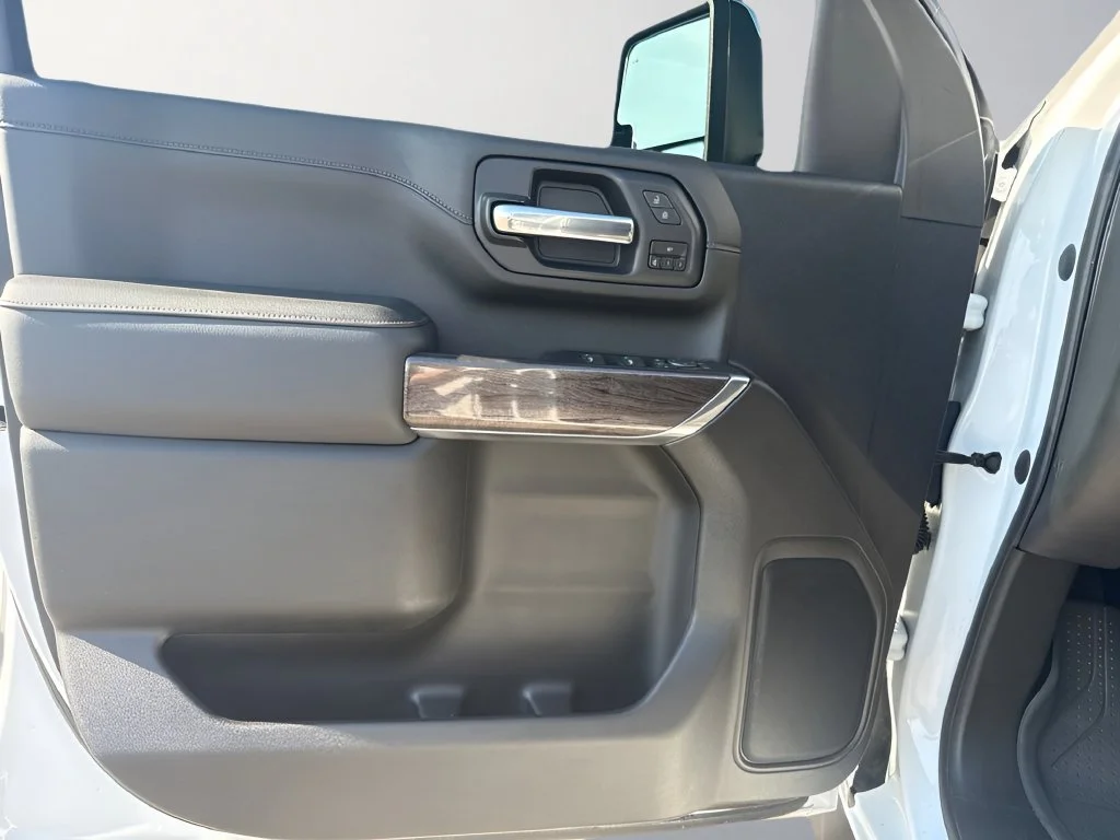 Used 2022 SUMMIT WHITE Chevrolet LTZ image 31