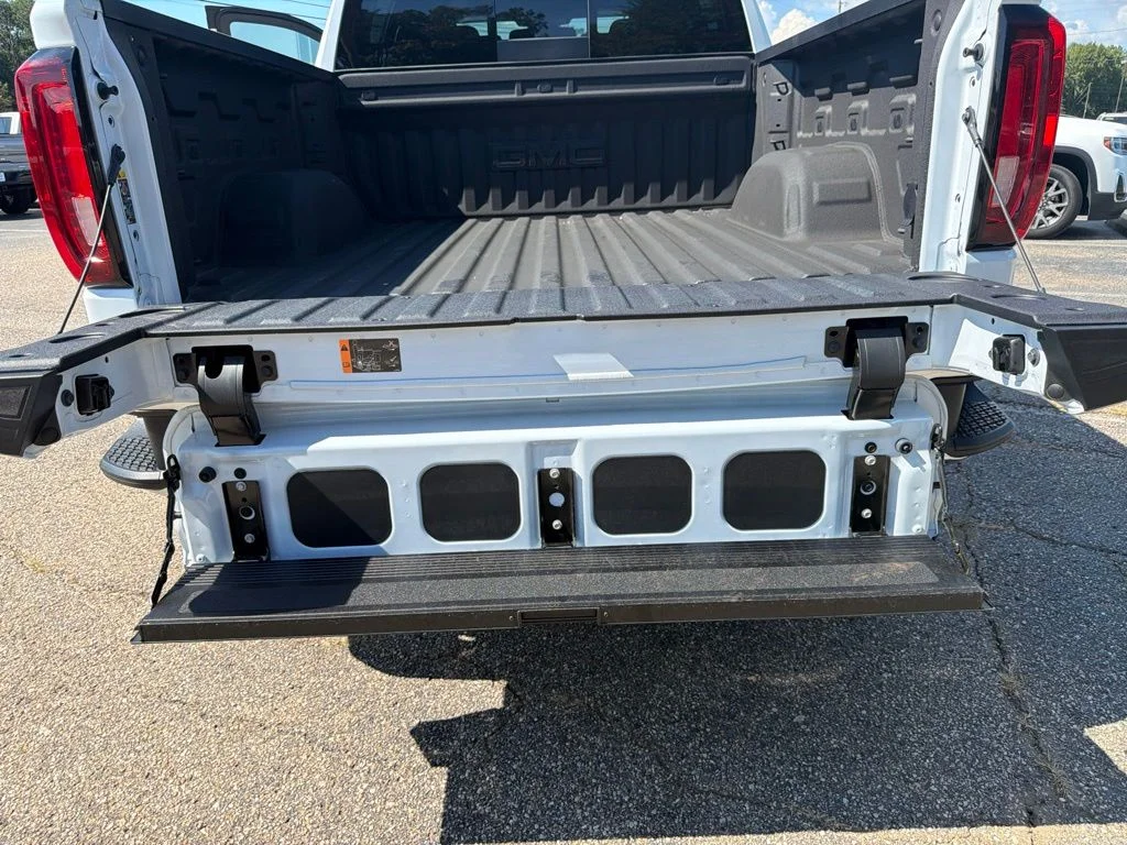 Used 2026 Glacier White GMC SLT image 36