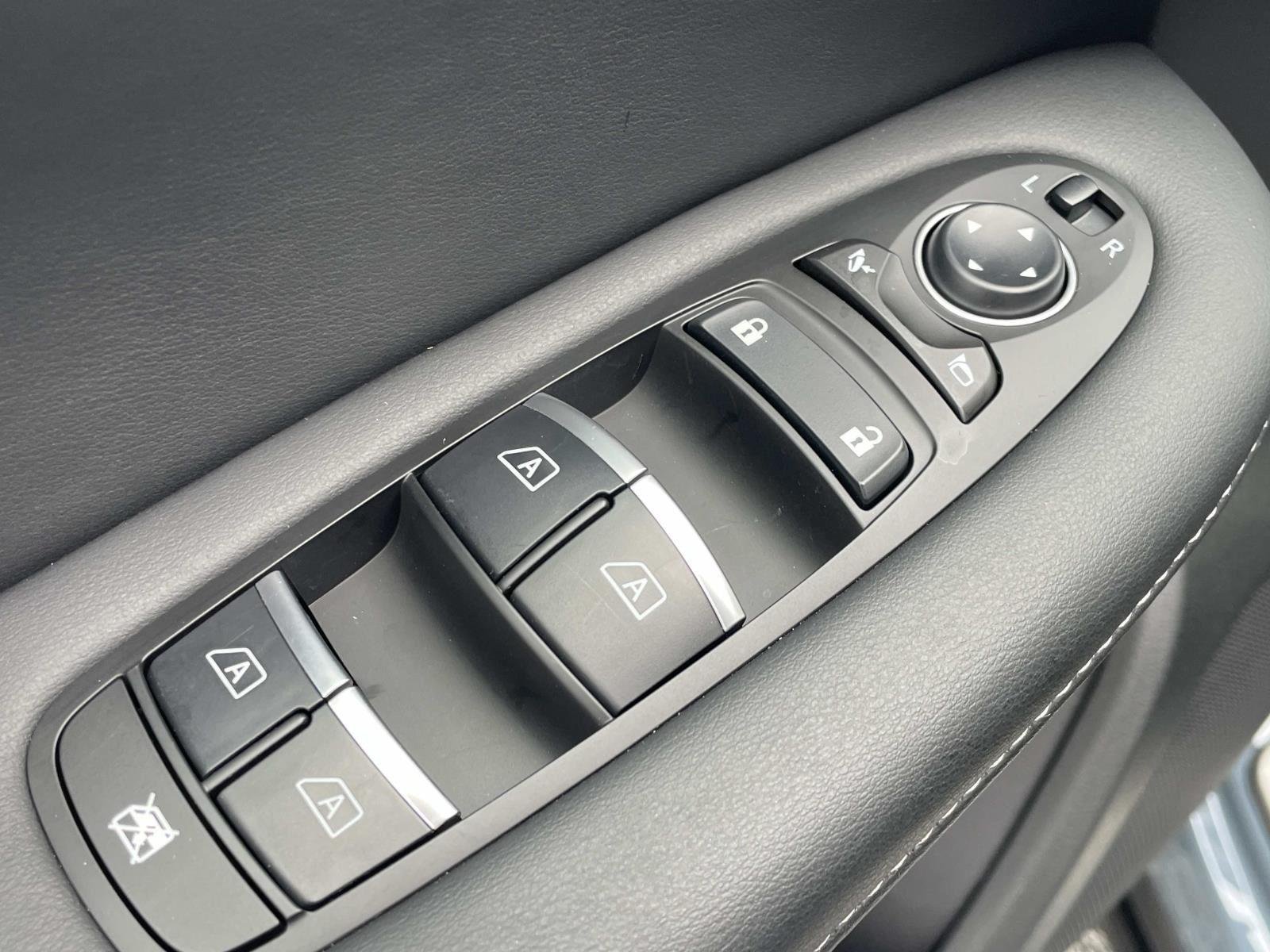 2025 INFINITI QX55 Essential - Photo 13