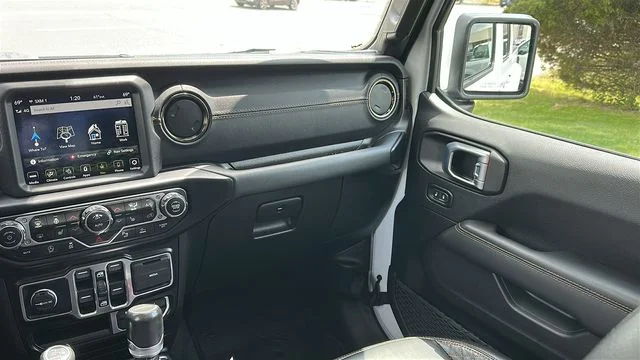 Used 2022 White Jeep Overland image 25