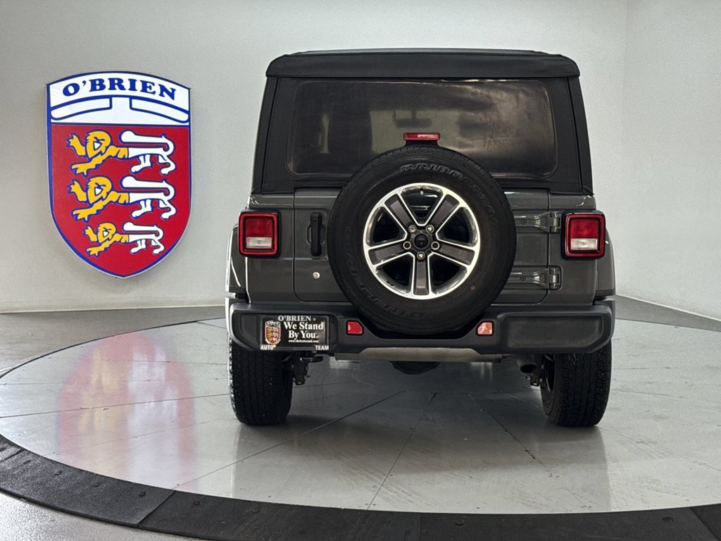 Used 2018 Gray Clearcoat Jeep Unlimited Sahara image 11