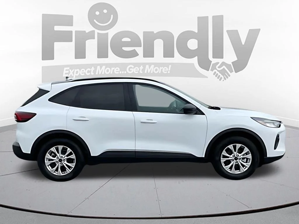 New 2025 Oxford White Ford Active™ image 7
