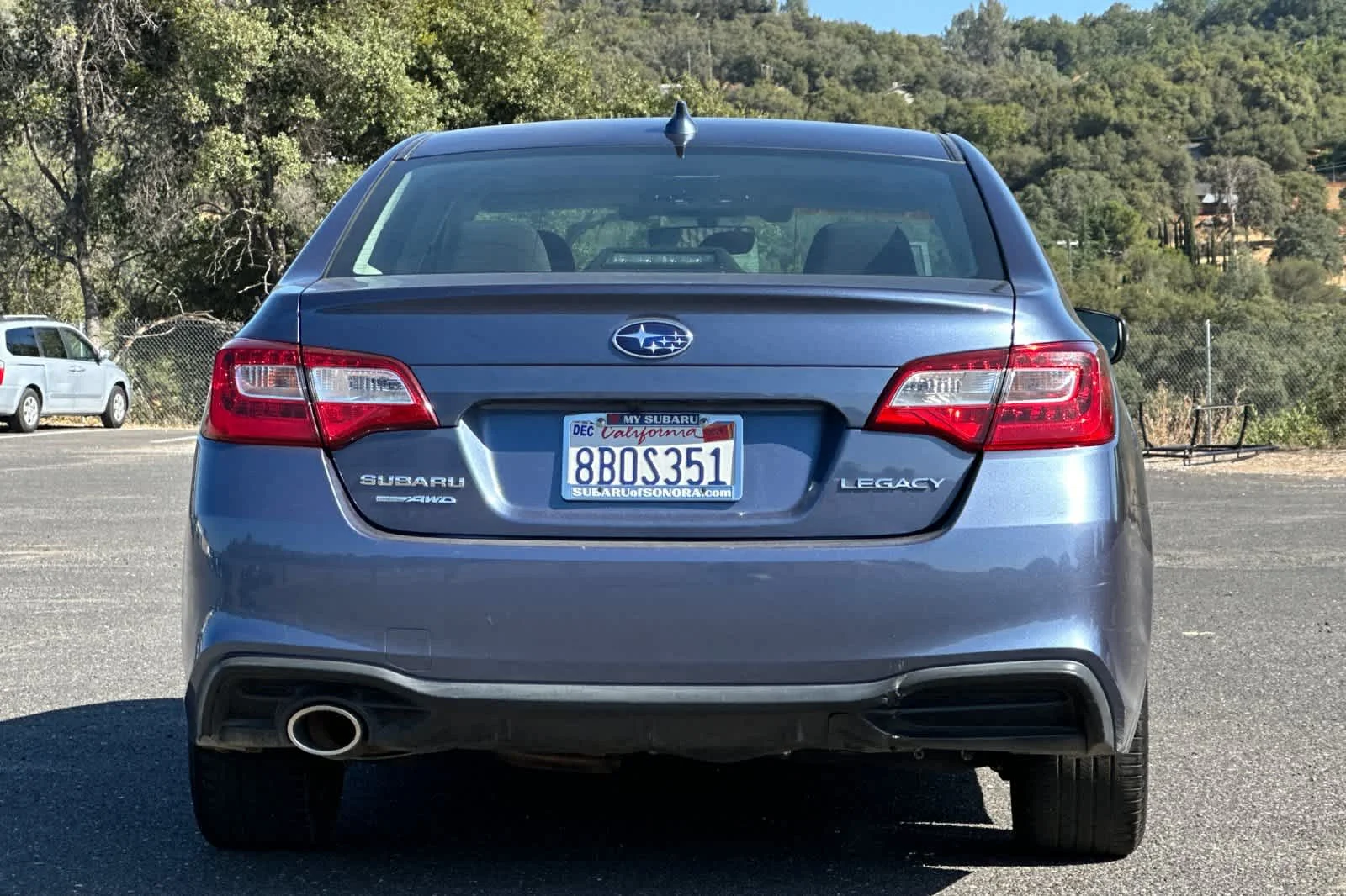 Used 2018 Twilight Blue Metallic Subaru Premium image 4