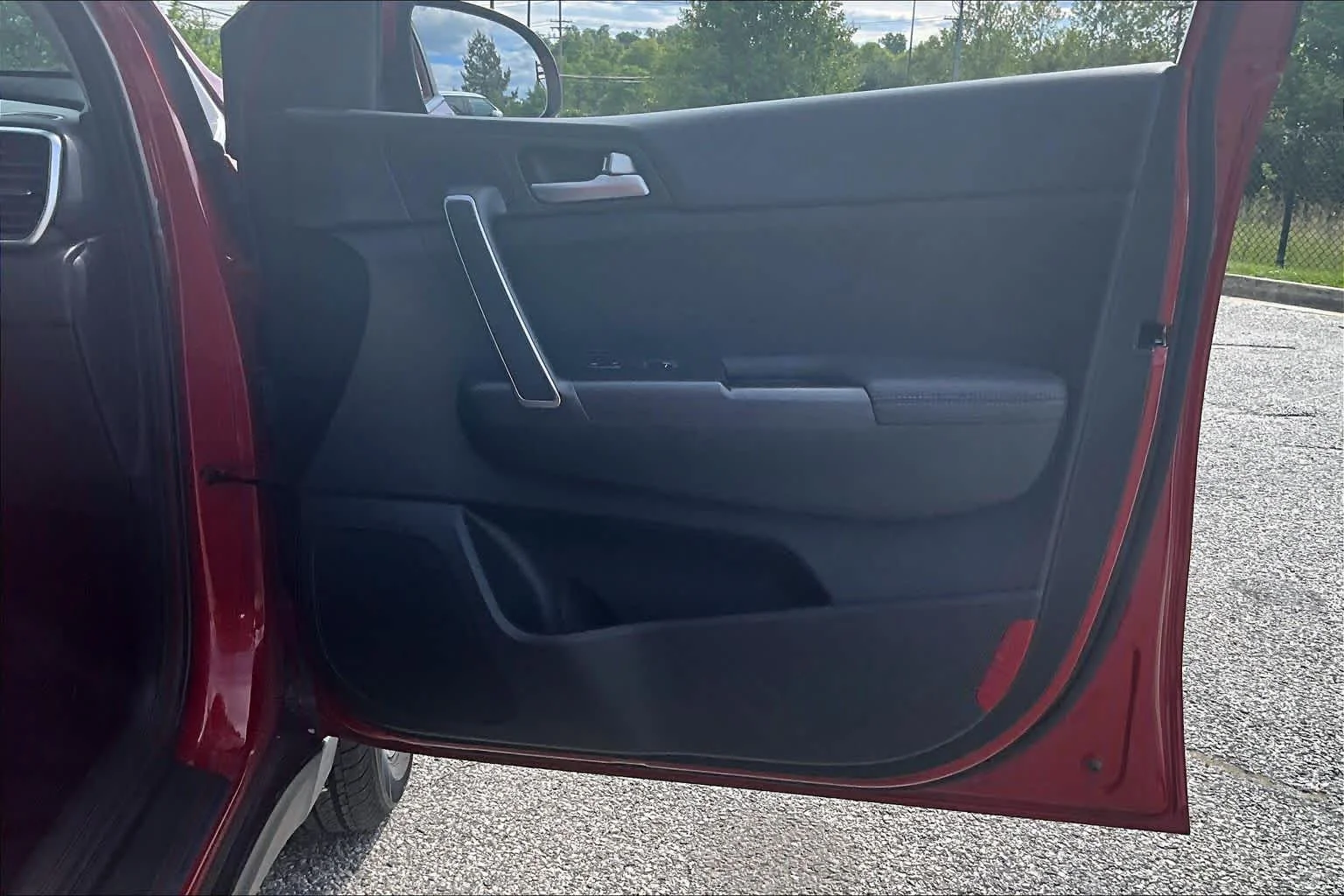 Used 2022 Hyper Red Kia LX image 22
