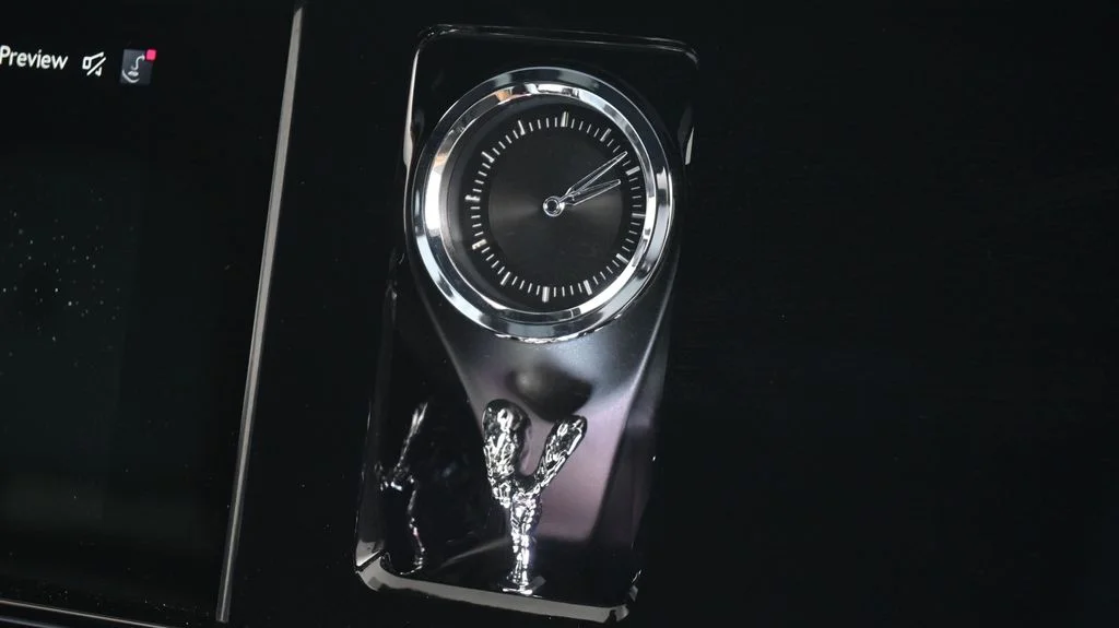 New 2027 White Rolls-Royce  image 14