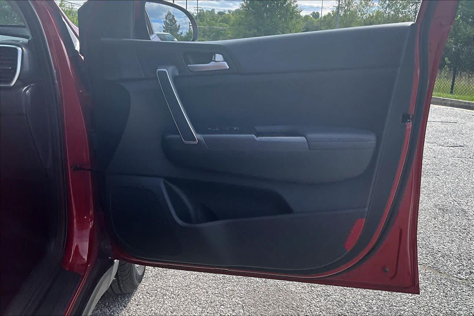 Used 2022 Hyper Red Kia LX image 22