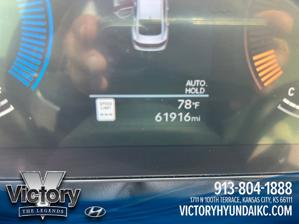 Used 2025 Gray Hyundai SEL image 16