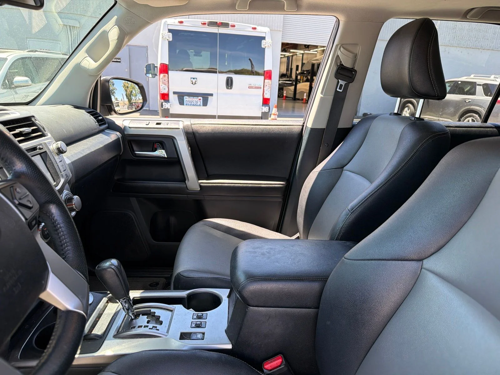 Used 2015 Magnetic Gray Metallic Toyota SR5 Premium image 6
