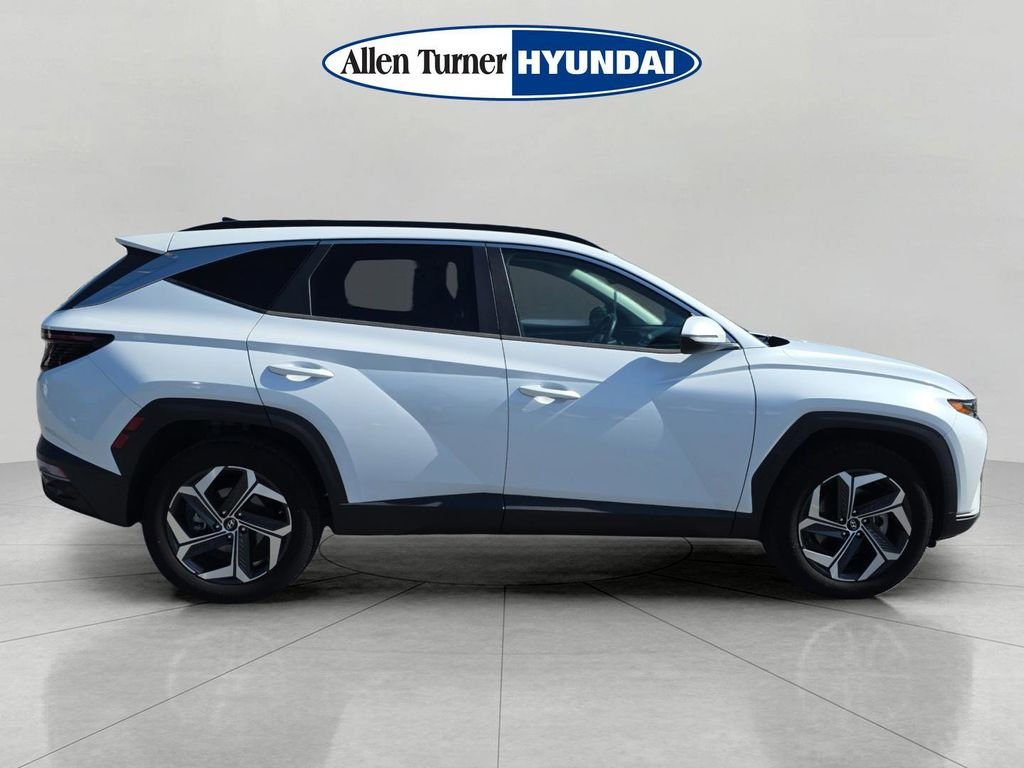Used 2022 Quartz White Hyundai SEL image 9