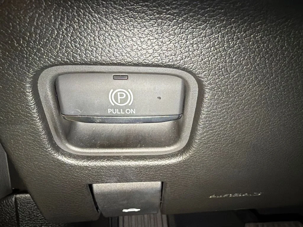 Used 2022 Diamond Black Crystal Pearlcoat Jeep 4xe image 22
