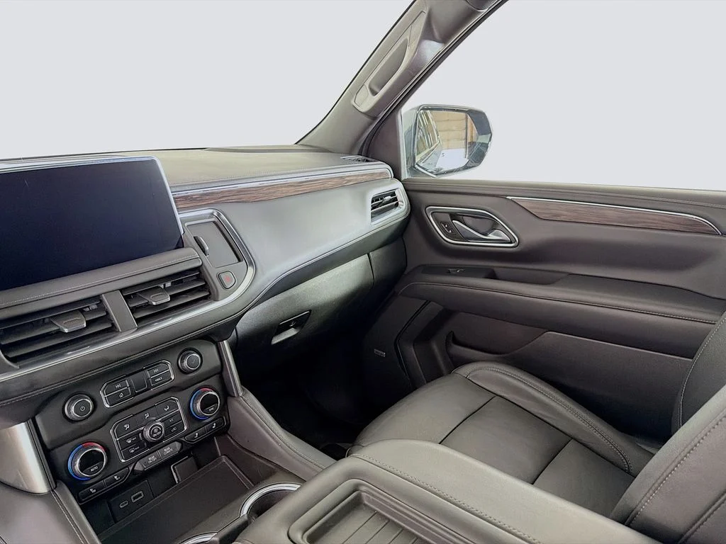 Used 2021 Gray Chevrolet Z71 image 22
