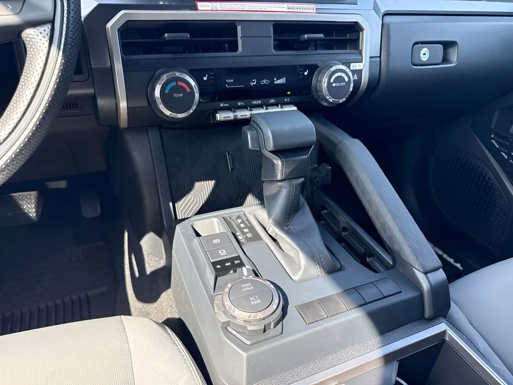 Used 2026  Toyota SR5 image 13