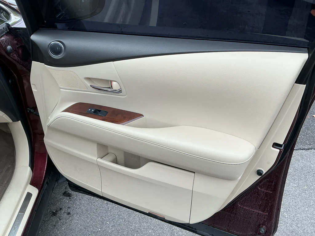 Used 2013 Claret Mica Lexus Base image 16