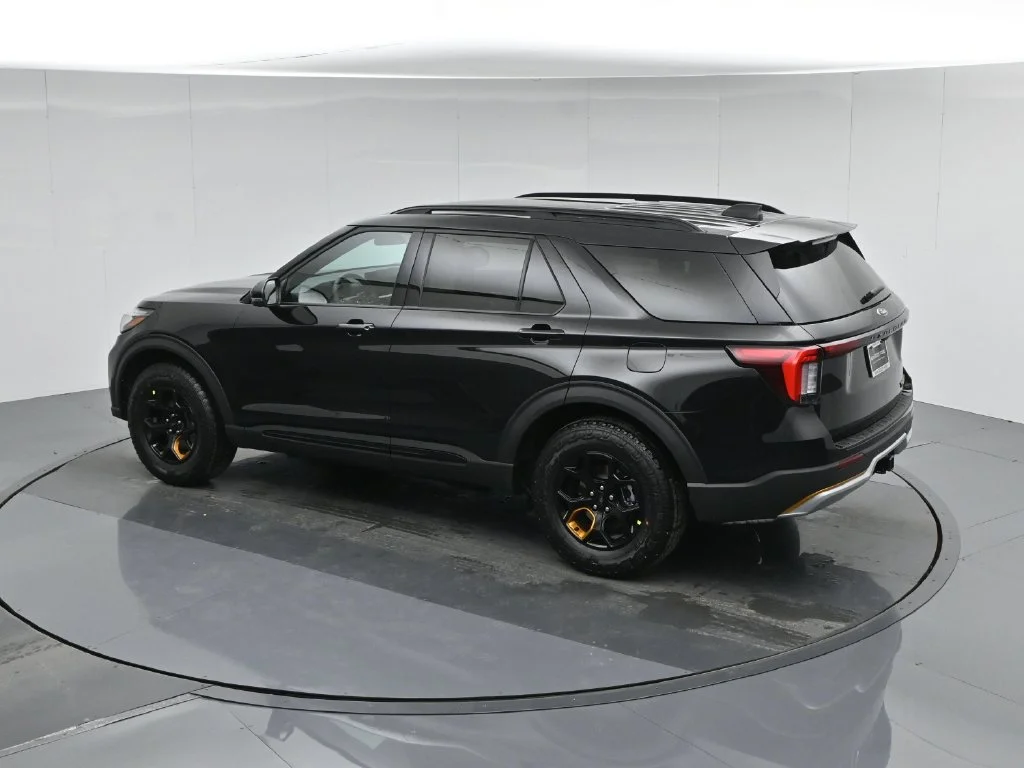 New 2026 Agate Black Metallic Ford Tremor image 44