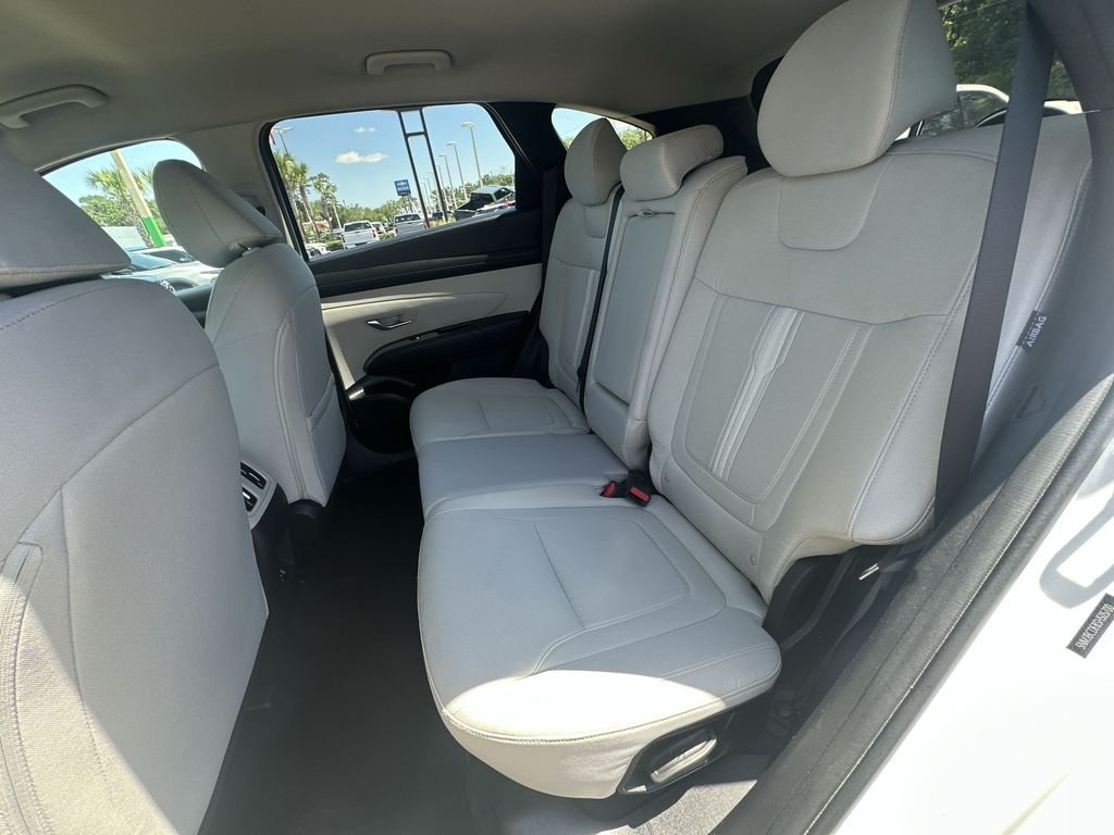 Used 2025 White Hyundai SEL image 18