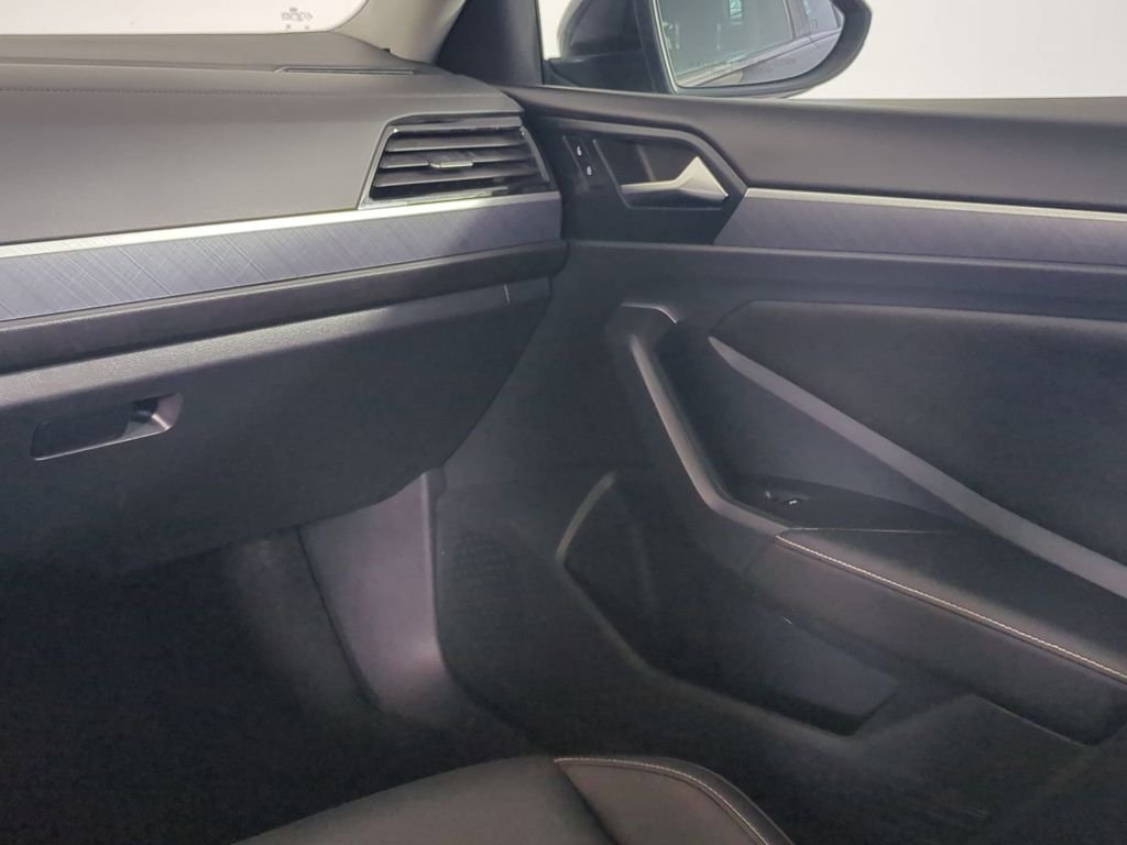 2024 Volkswagen Jetta SE - Photo 17