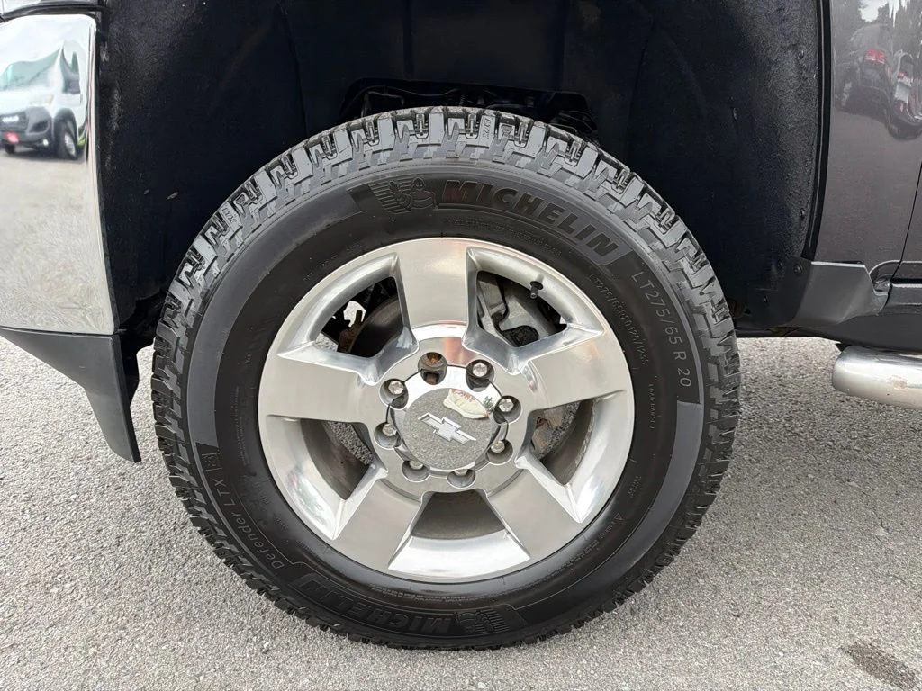 Used 2016 Gray Chevrolet LT image 11