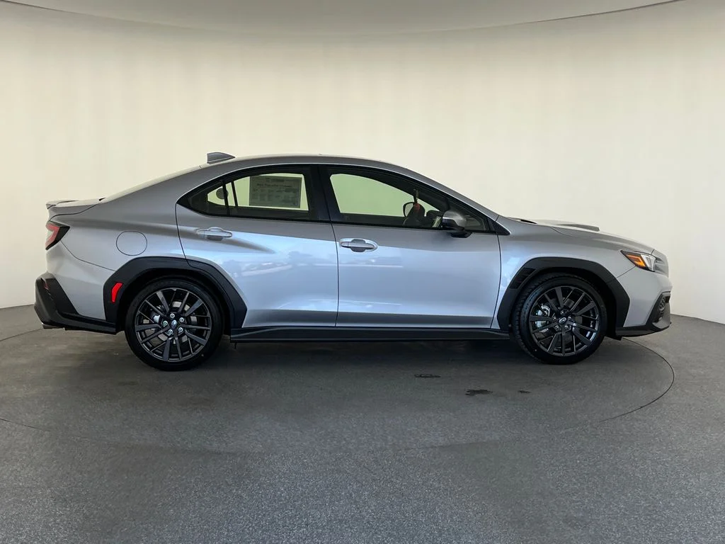 New 2026 ICE SILVER METALLIC Subaru Premium image 2