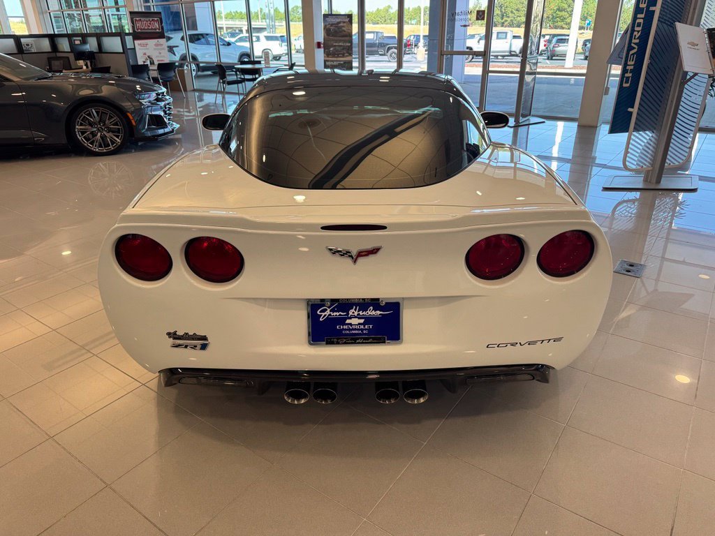 Used 2010 ARCTIC WHITE Chevrolet ZR1 w/1ZR image 11