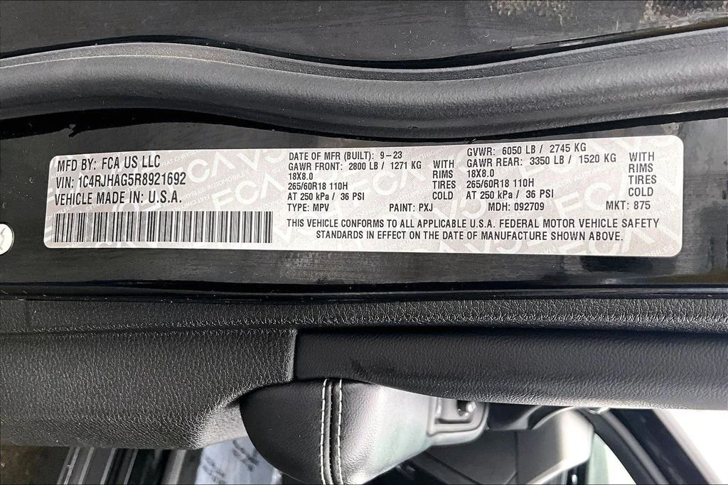 Used 2024 Black Jeep Altitude image 35