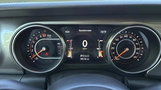 Used 2018 Silver Jeep Sahara 4x4 image 12