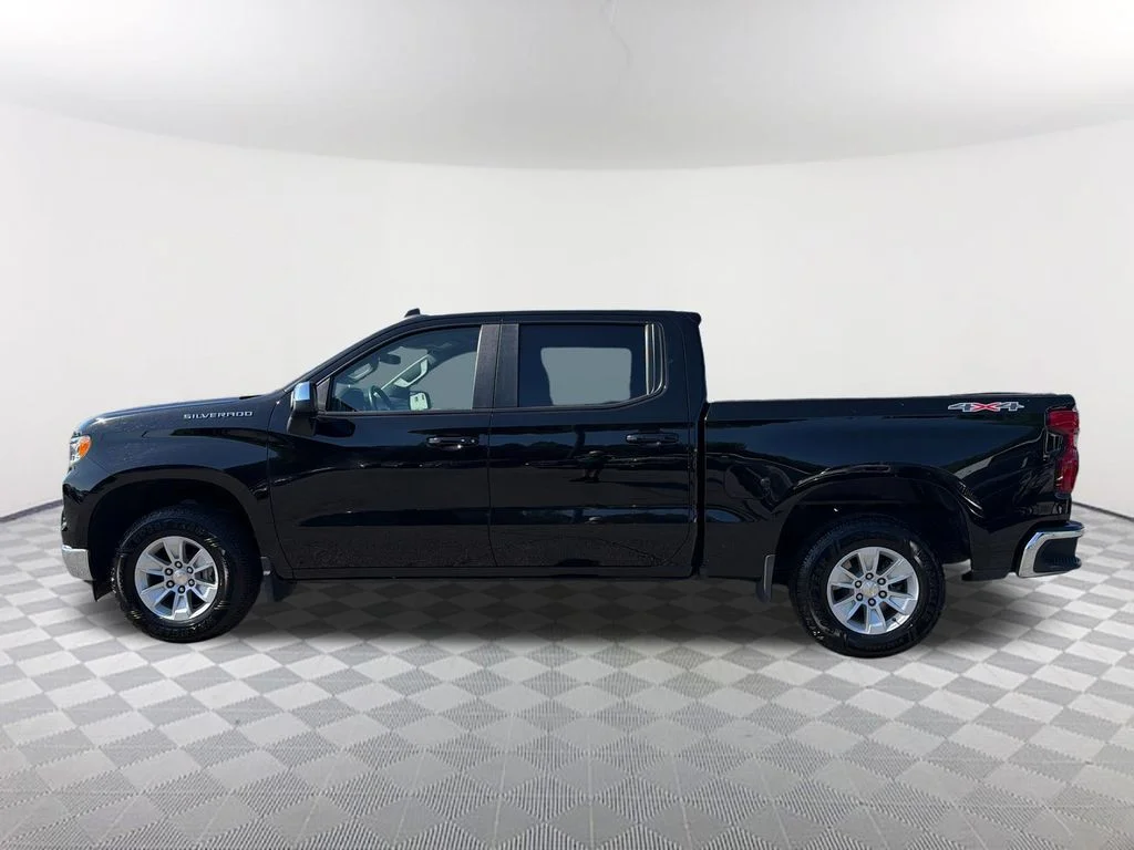 Used 2025 Black Chevrolet LT image 8