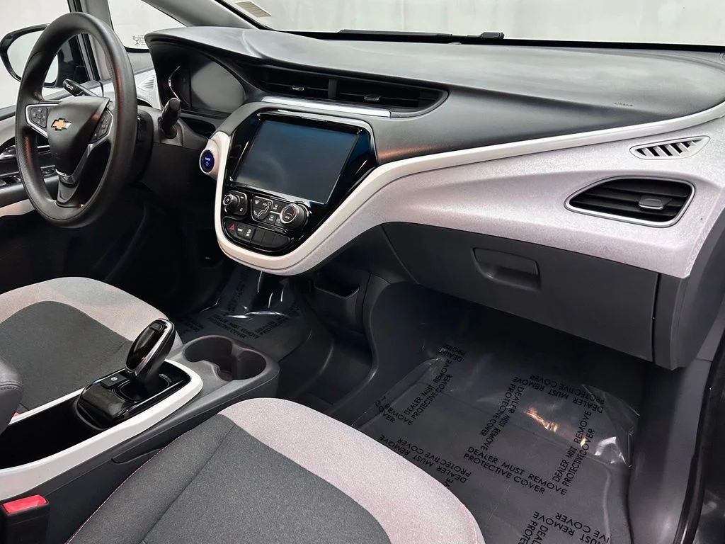 Used 2020 Gray Chevrolet LT image 18
