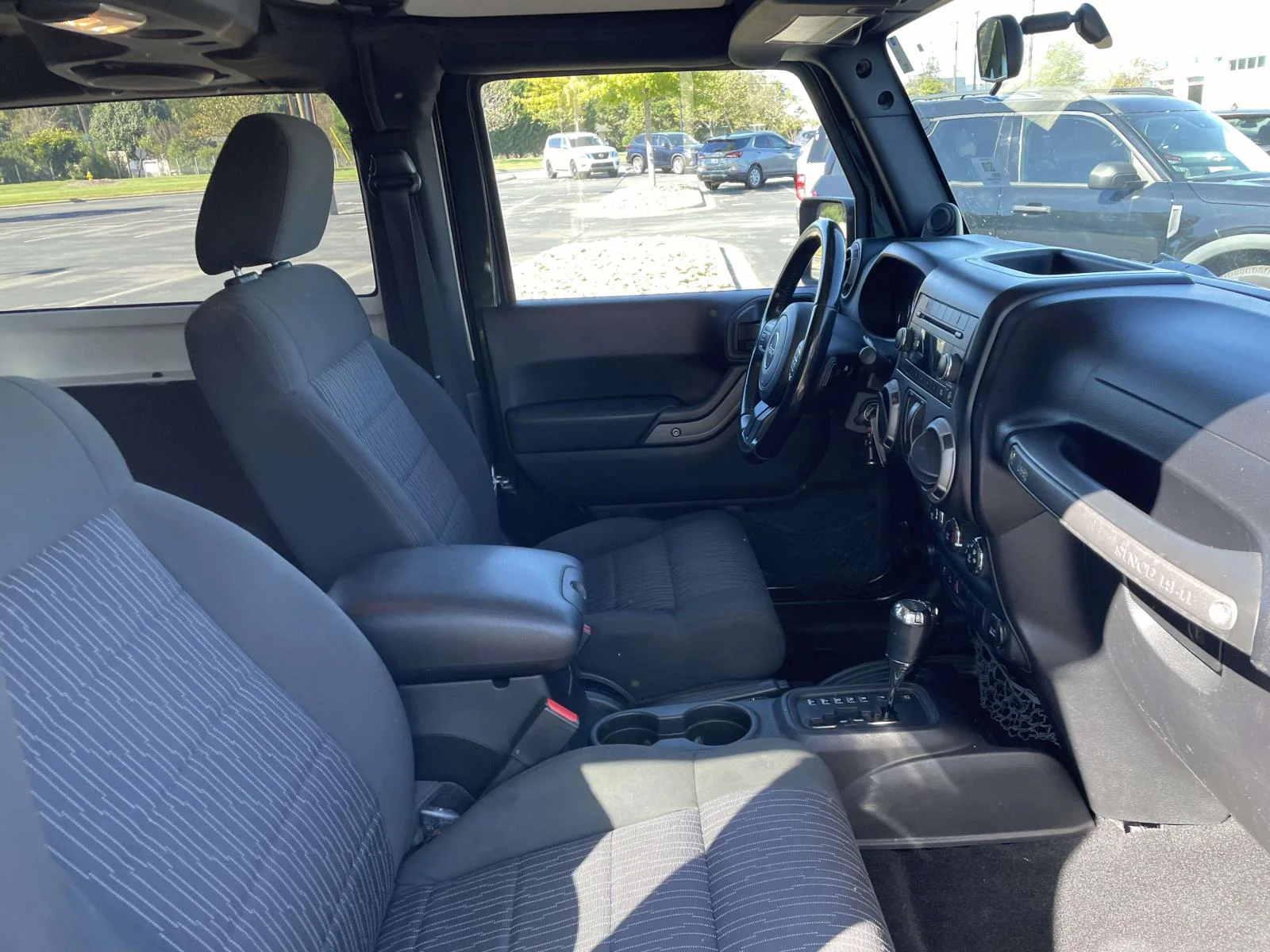 Used 2011 Green Jeep Sport image 10