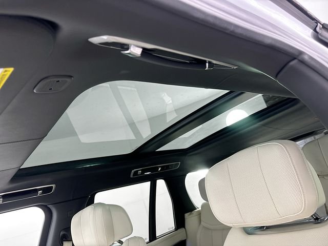 Certified Used 2025 Fuji White Land Rover Autobiography image 14