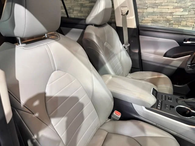 Used 2021 Celestial Silver Metallic Toyota XLE image 3