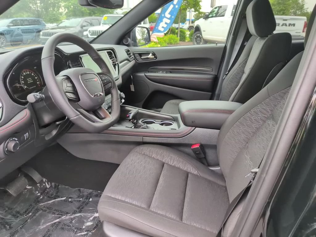 New 2026 Diamond Black Clear-Coat Exterior Paint Dodge GT HEMI V8 image 18